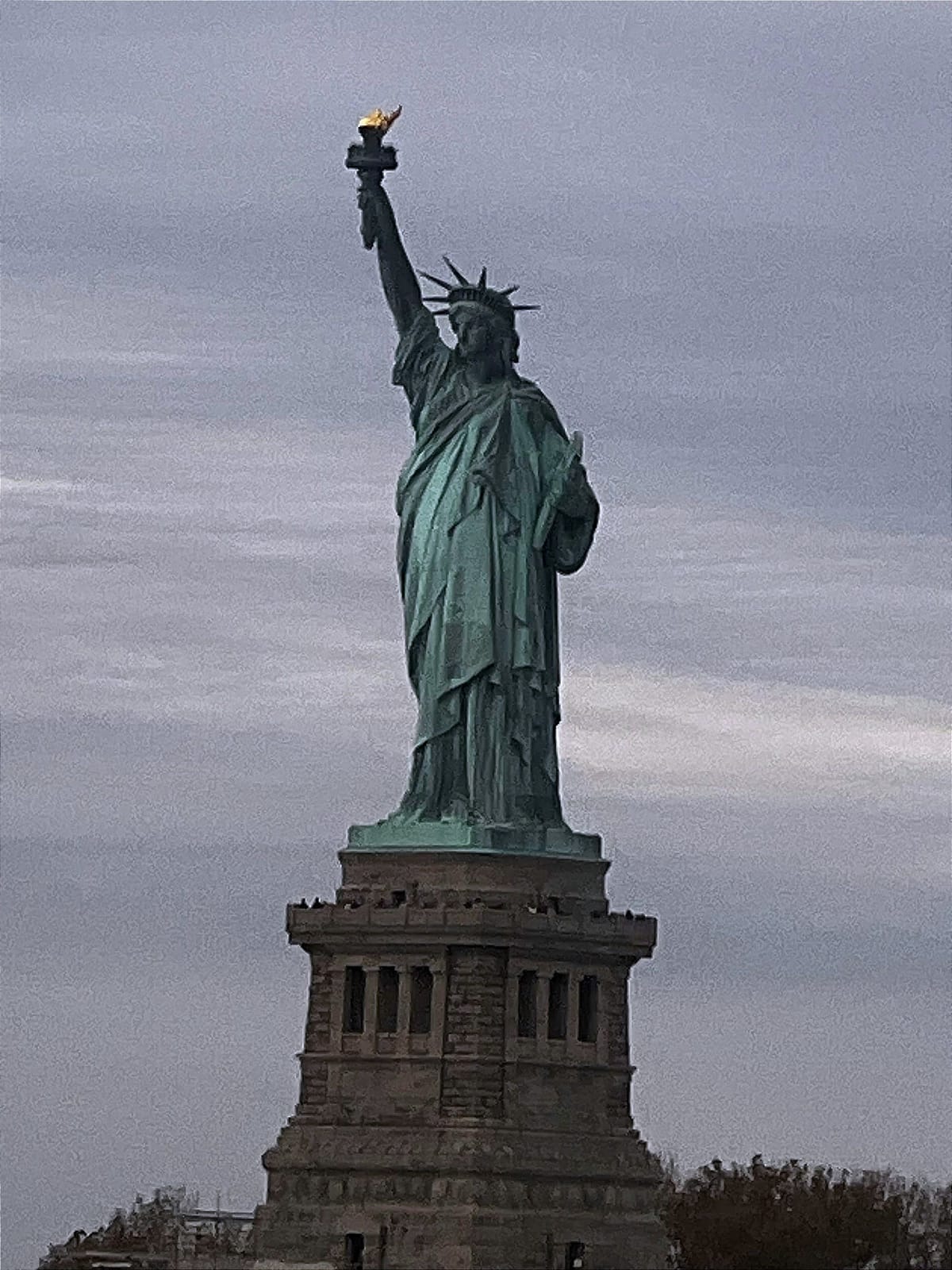 Başkan Trump, Amerika’nın en büyük hukuk bürolarını dize getiriyor.